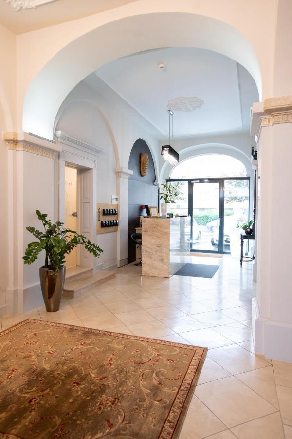 Atrium Rooms & Cafe Sopron Buitenkant foto